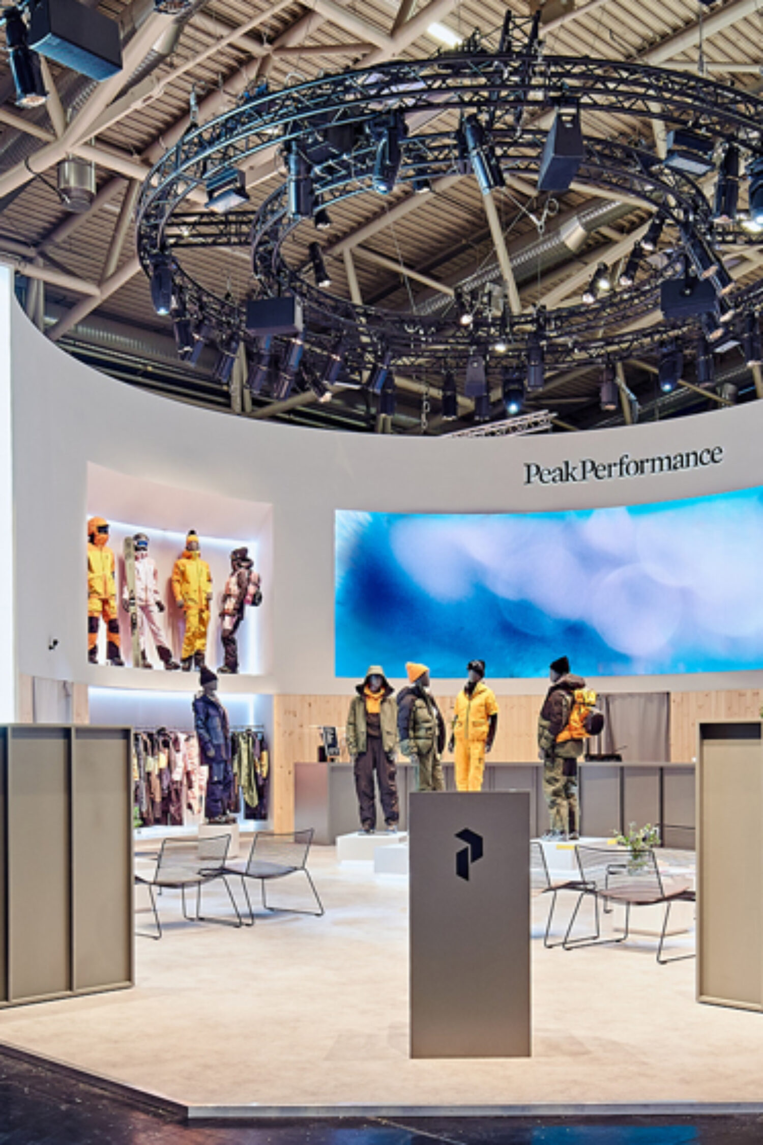 Messestand Peak Performance - Messestände vom Messebauer bee Frankfurt