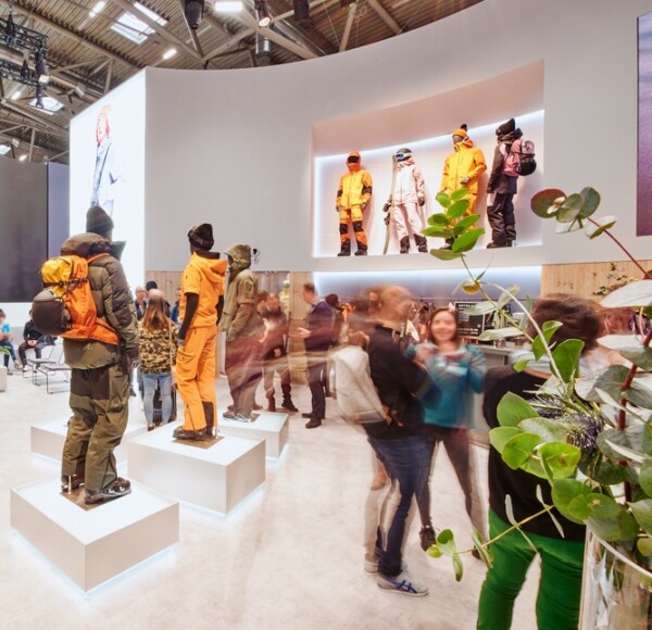 Messebau München - NEU Messestand ISPO 2023 Fa. Peak Performance - Messebauer bee