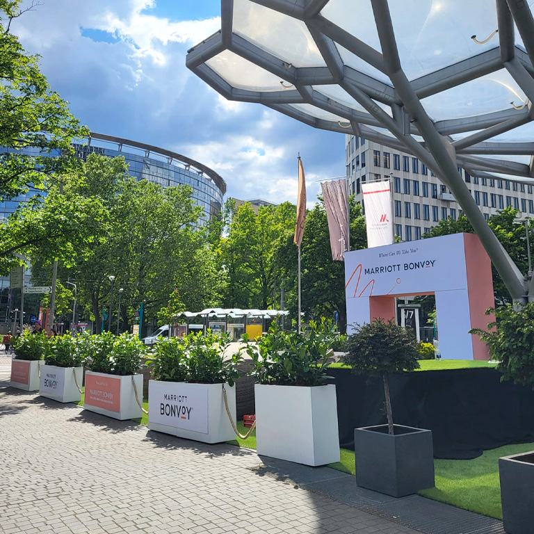 Messebauer bee GmbH - Summer Lounge - Kunde Marriott Hotel Frankfurt 06