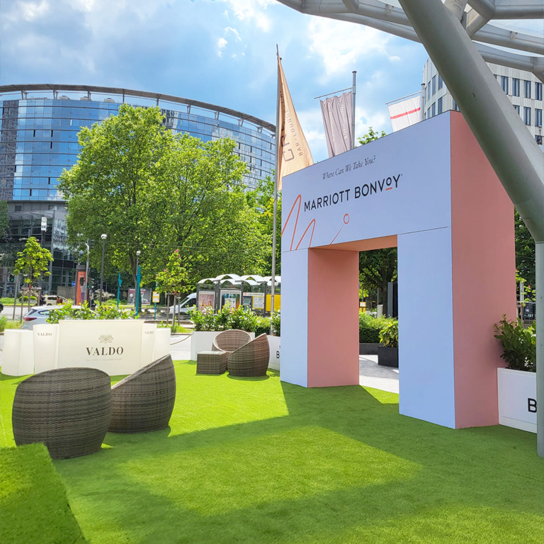 Messebauer bee GmbH - Summer Lounge - Kunde Marriott Hotel Frankfurt 07