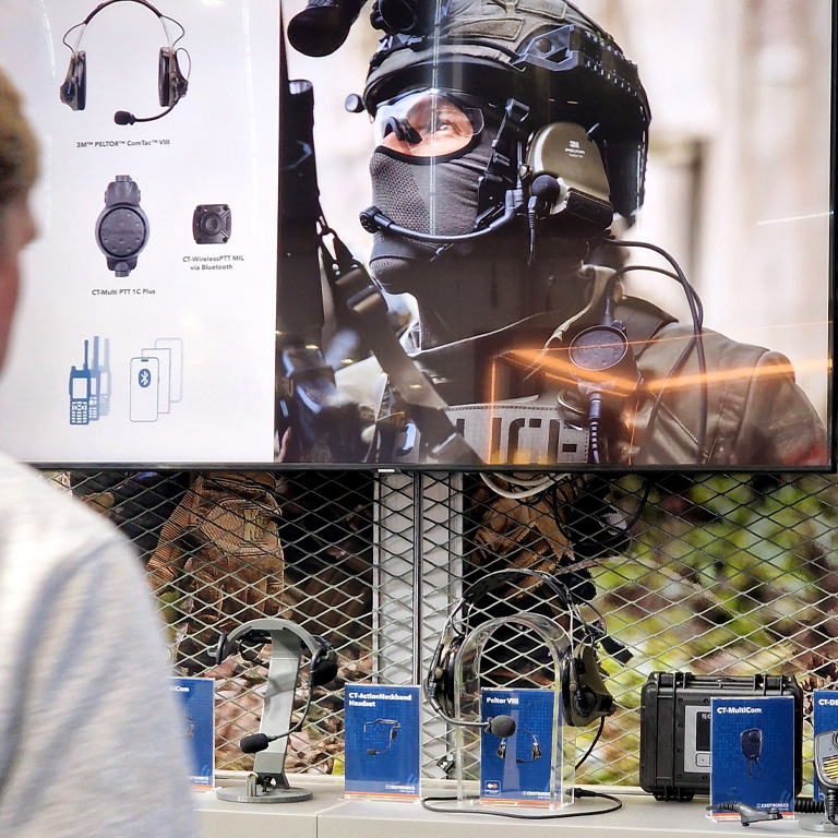 Messebau Frankfurt - Messe Enforce Tac - Kunde CEOTRONICS Messestand 06