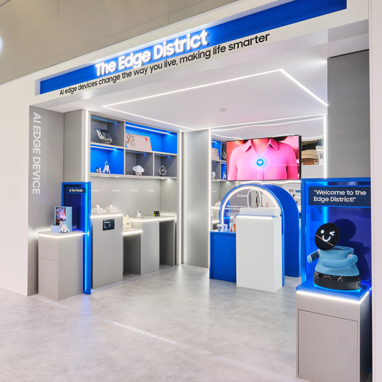 Full-View der AI Edge Device Area am Messestand von Samsung Display; technische Präzision im Messebau durch bee GmbH.